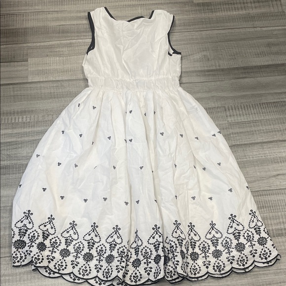 Metro Wear White and Black Embroidered Dress - Picture 10 of 10